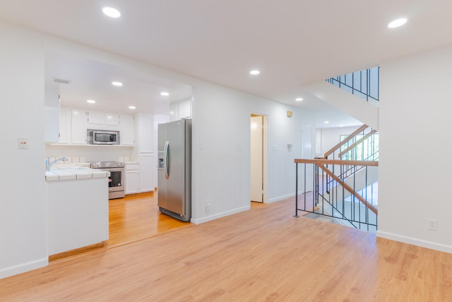 Detail Gallery Image 17 of 53 For 6 Havenridge Ct, San Mateo,  CA 94402 - 3 Beds | 2/1 Baths