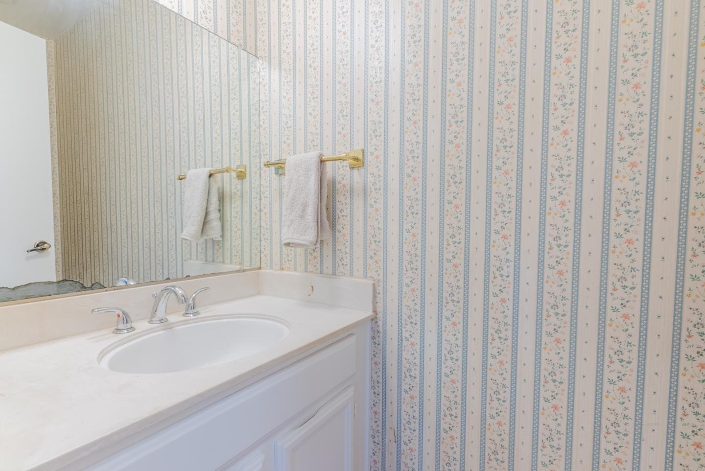 Detail Gallery Image 19 of 53 For 6 Havenridge Ct, San Mateo,  CA 94402 - 3 Beds | 2/1 Baths