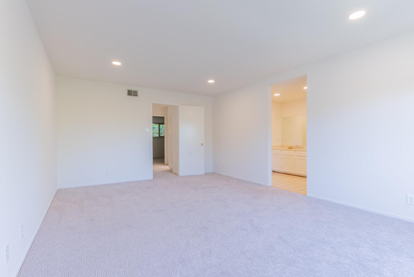 Detail Gallery Image 21 of 53 For 6 Havenridge Ct, San Mateo,  CA 94402 - 3 Beds | 2/1 Baths