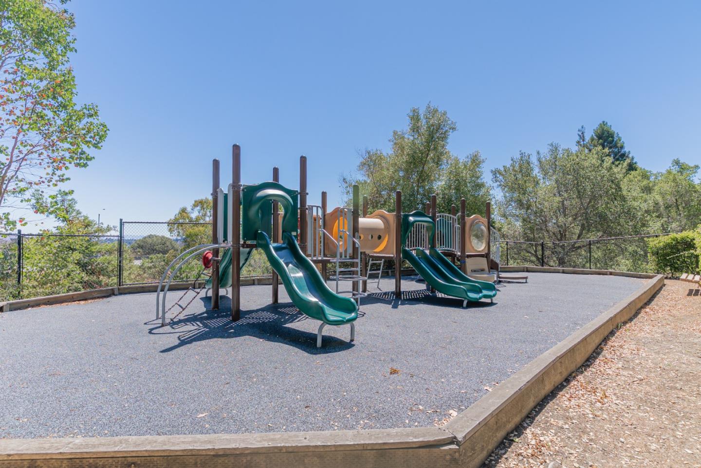 Detail Gallery Image 52 of 53 For 6 Havenridge Ct, San Mateo,  CA 94402 - 3 Beds | 2/1 Baths