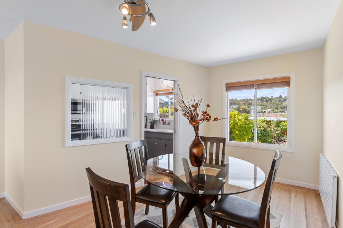 Detail Gallery Image 13 of 47 For 473 Chestnut Ave, San Bruno,  CA 94066 - 2 Beds | 1 Baths