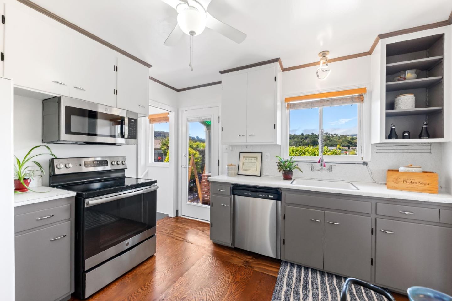 Detail Gallery Image 17 of 47 For 473 Chestnut Ave, San Bruno,  CA 94066 - 2 Beds | 1 Baths