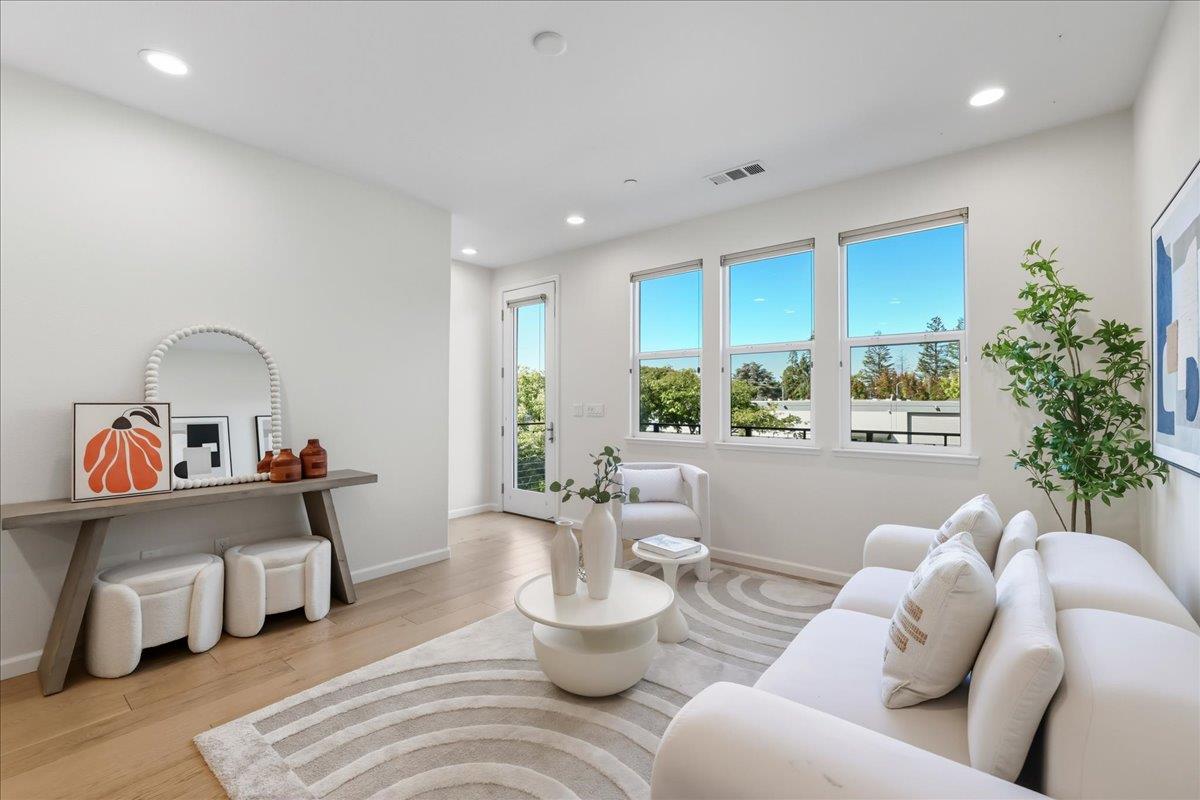 Detail Gallery Image 10 of 85 For 392 Charles Morris Ter, Sunnyvale,  CA 94085 - 4 Beds | 3 Baths