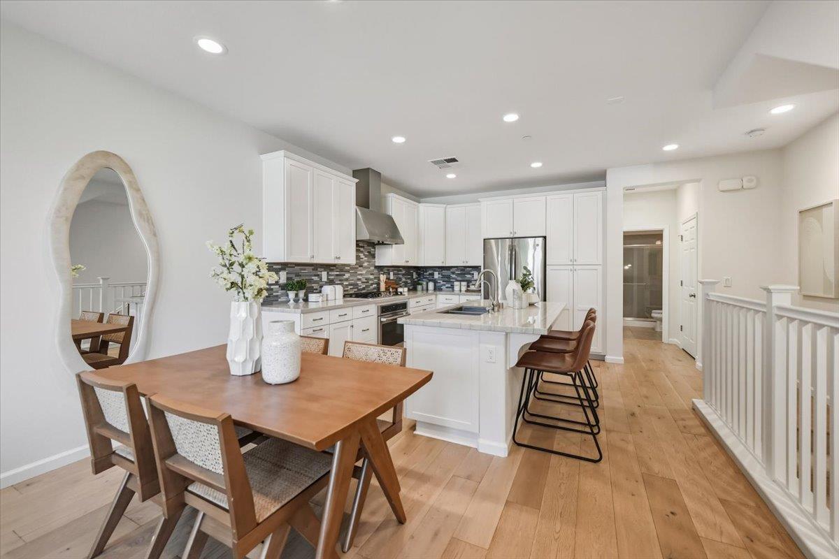 Detail Gallery Image 17 of 85 For 392 Charles Morris Ter, Sunnyvale,  CA 94085 - 4 Beds | 3 Baths