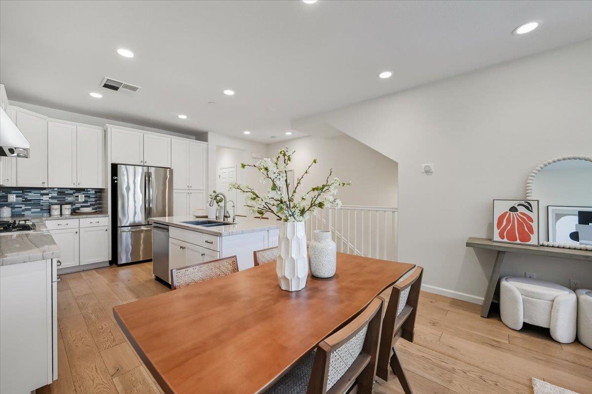 Detail Gallery Image 20 of 85 For 392 Charles Morris Ter, Sunnyvale,  CA 94085 - 4 Beds | 3 Baths