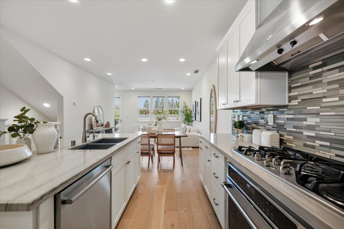 Detail Gallery Image 26 of 85 For 392 Charles Morris Ter, Sunnyvale,  CA 94085 - 4 Beds | 3 Baths