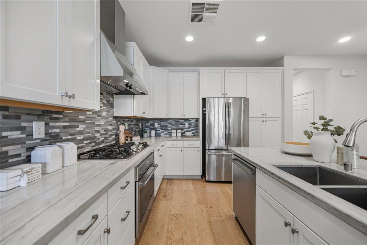 Detail Gallery Image 35 of 85 For 392 Charles Morris Ter, Sunnyvale,  CA 94085 - 4 Beds | 3 Baths