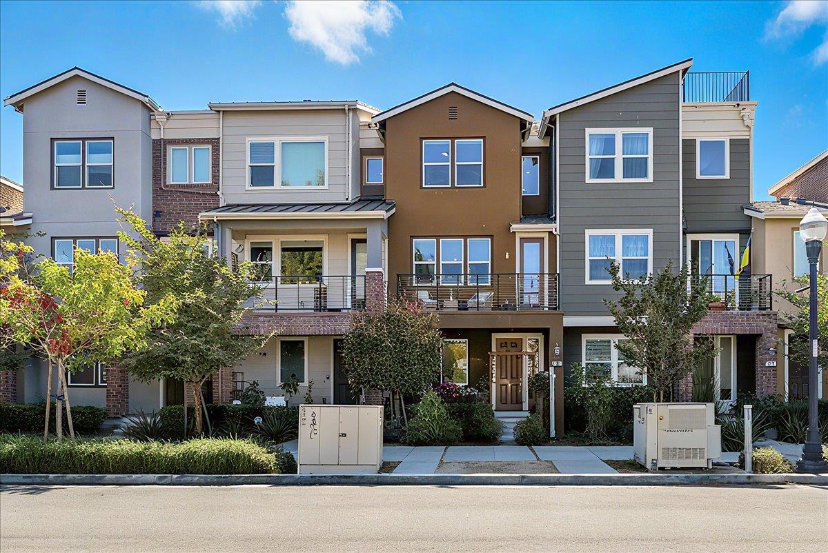 Detail Gallery Image 70 of 85 For 392 Charles Morris Ter, Sunnyvale,  CA 94085 - 4 Beds | 3 Baths