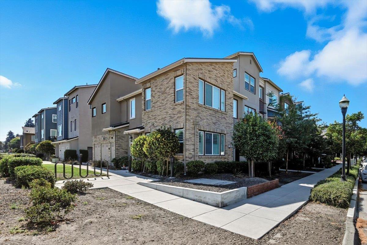 Detail Gallery Image 76 of 85 For 392 Charles Morris Ter, Sunnyvale,  CA 94085 - 4 Beds | 3 Baths