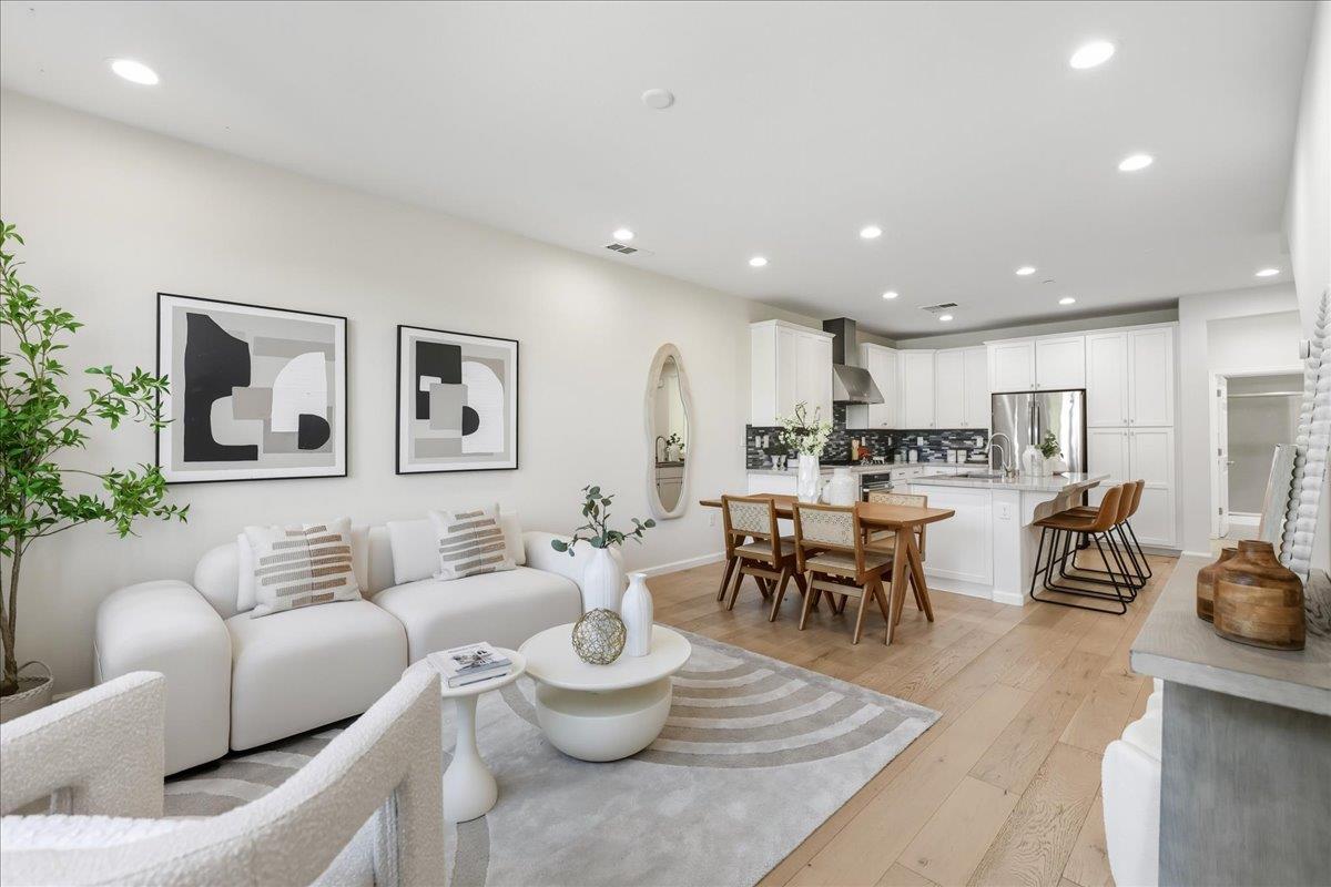 Detail Gallery Image 8 of 85 For 392 Charles Morris Ter, Sunnyvale,  CA 94085 - 4 Beds | 3 Baths