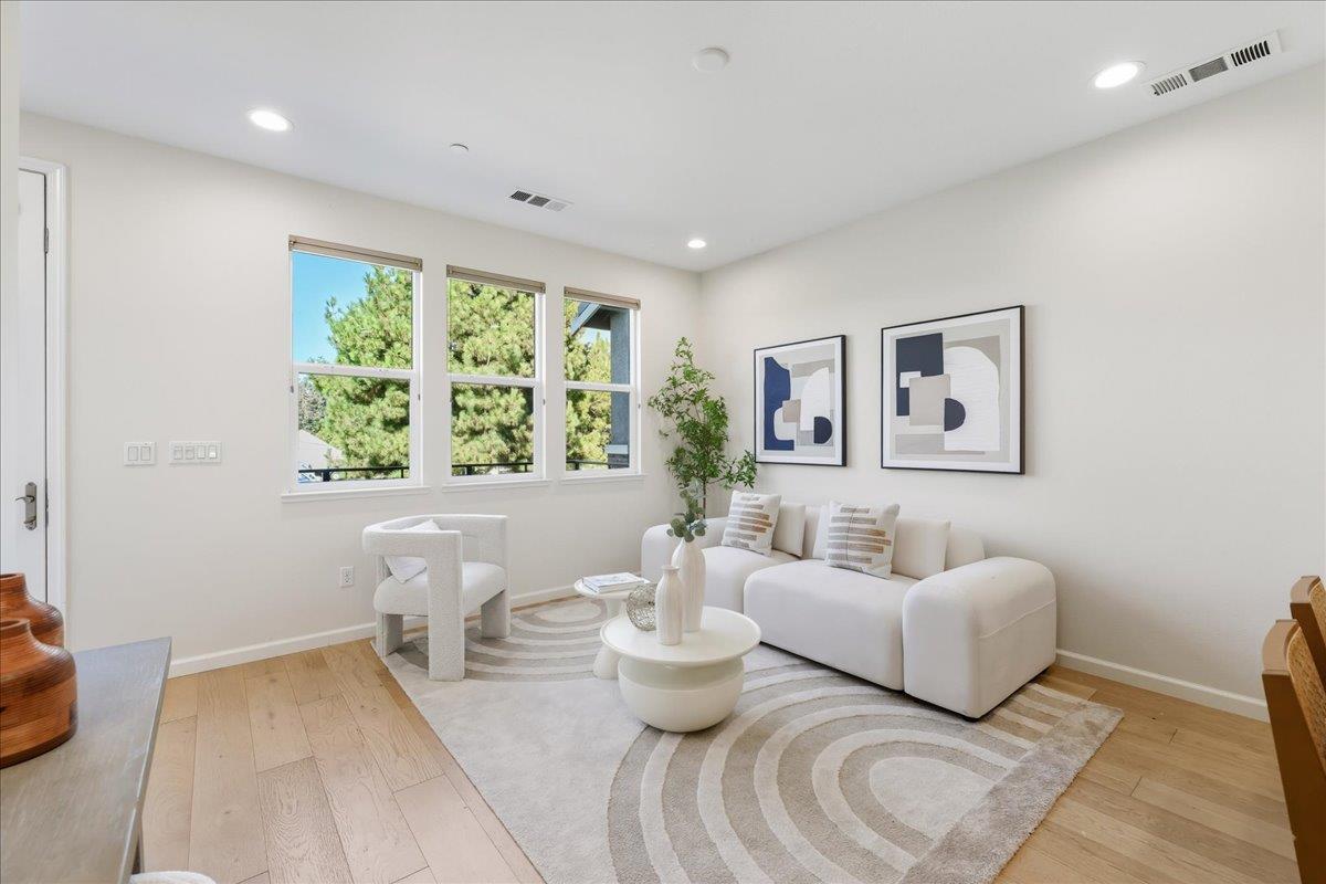 Detail Gallery Image 9 of 85 For 392 Charles Morris Ter, Sunnyvale,  CA 94085 - 4 Beds | 3 Baths