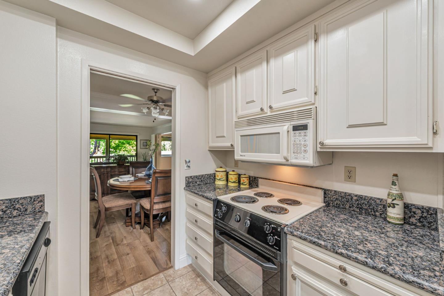 Detail Gallery Image 10 of 37 For 5271 Cribari, San Jose,  CA 95135 - 2 Beds | 2 Baths