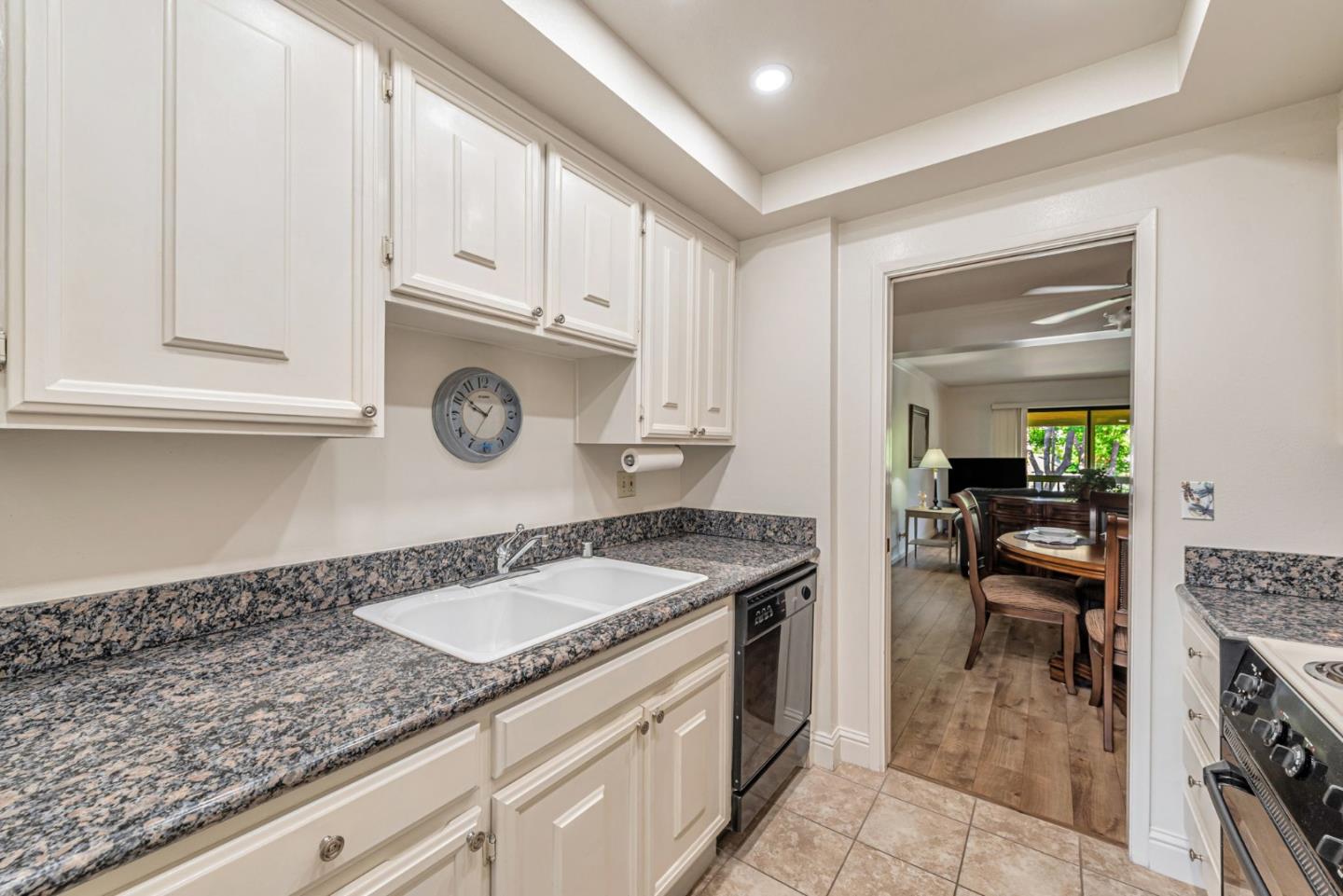 Detail Gallery Image 11 of 37 For 5271 Cribari, San Jose,  CA 95135 - 2 Beds | 2 Baths