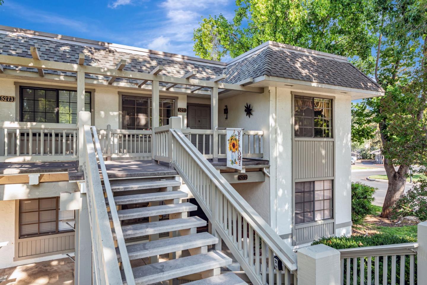 Detail Gallery Image 2 of 37 For 5271 Cribari, San Jose,  CA 95135 - 2 Beds | 2 Baths