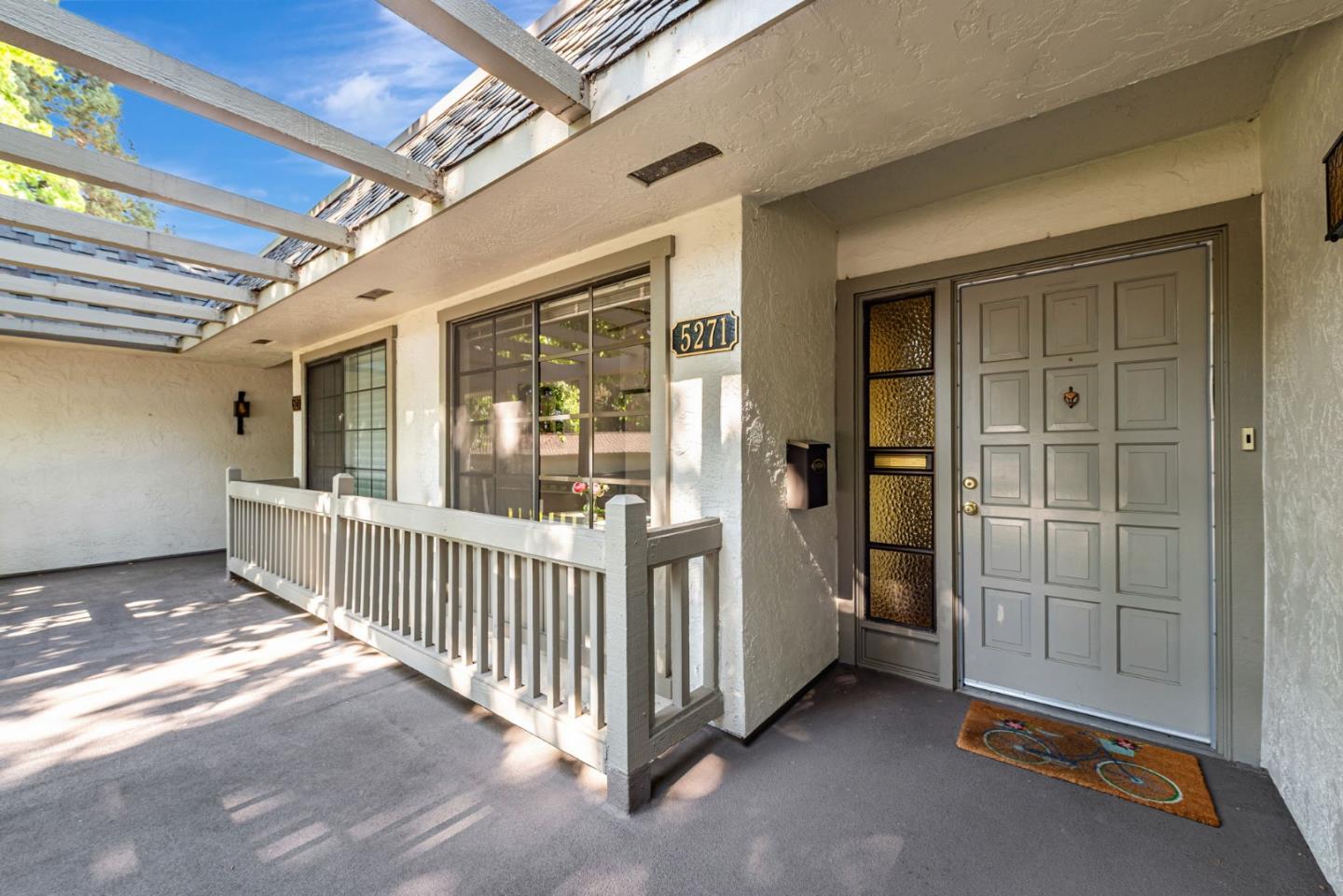Detail Gallery Image 3 of 37 For 5271 Cribari, San Jose,  CA 95135 - 2 Beds | 2 Baths