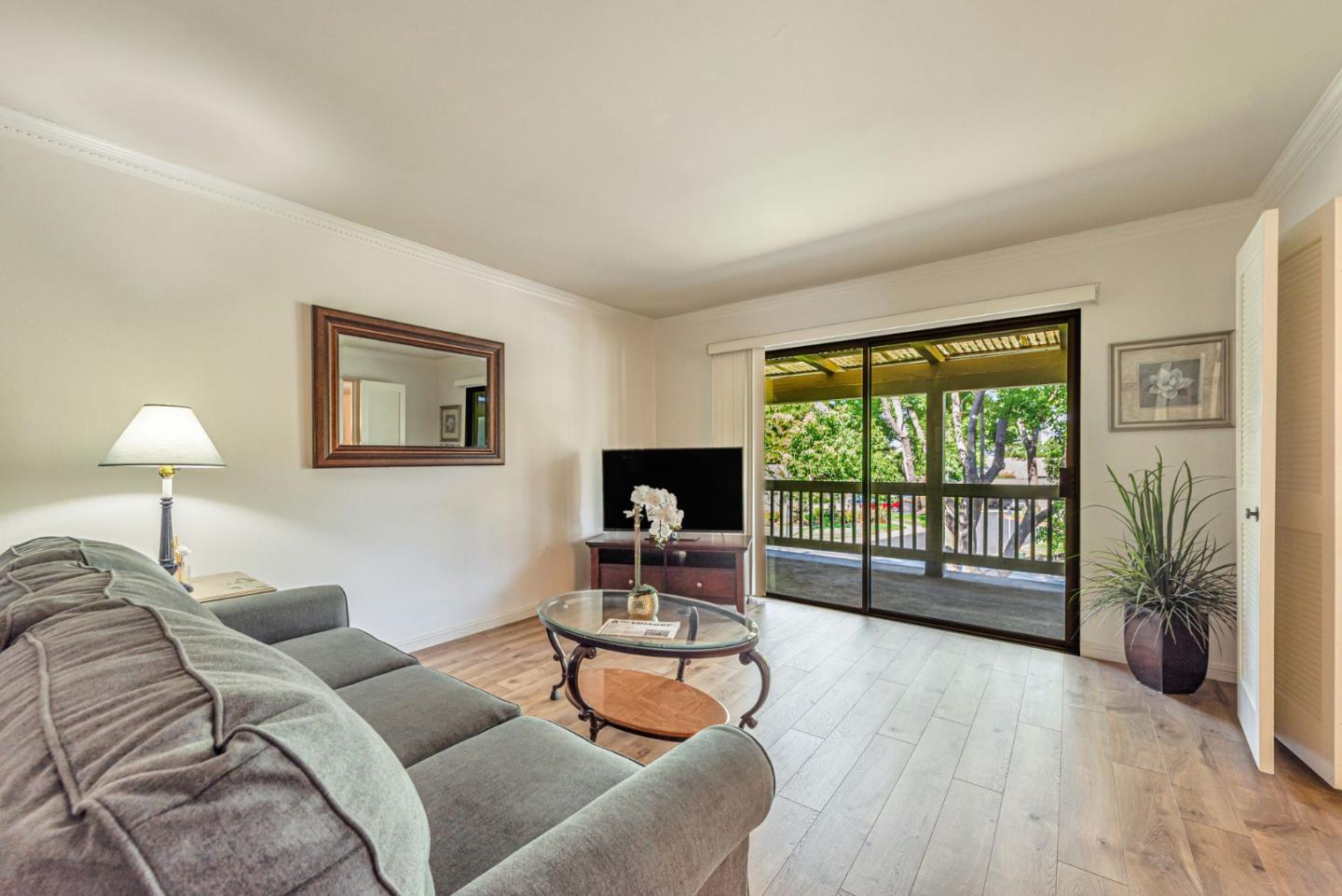 Detail Gallery Image 5 of 37 For 5271 Cribari, San Jose,  CA 95135 - 2 Beds | 2 Baths