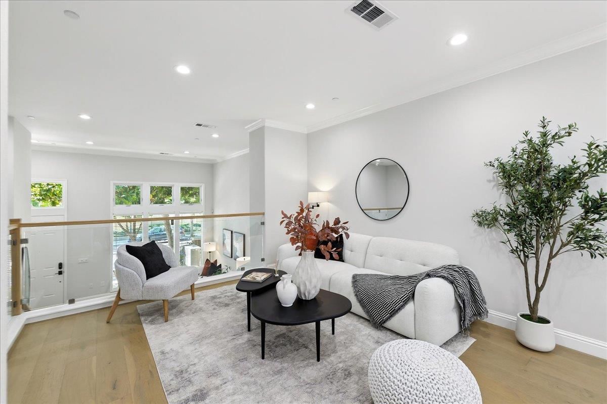 Detail Gallery Image 14 of 57 For 1190 Morse Ave, Sunnyvale,  CA 94089 - 3 Beds | 2/1 Baths