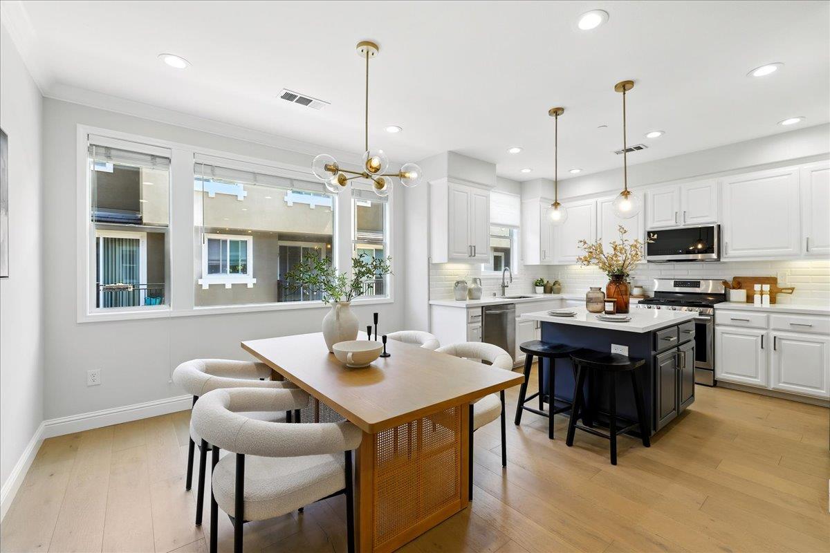Detail Gallery Image 19 of 57 For 1190 Morse Ave, Sunnyvale,  CA 94089 - 3 Beds | 2/1 Baths