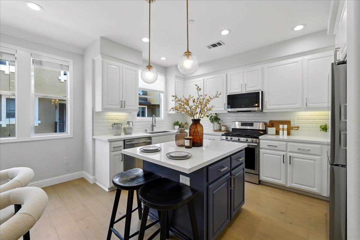 Detail Gallery Image 21 of 57 For 1190 Morse Ave, Sunnyvale,  CA 94089 - 3 Beds | 2/1 Baths