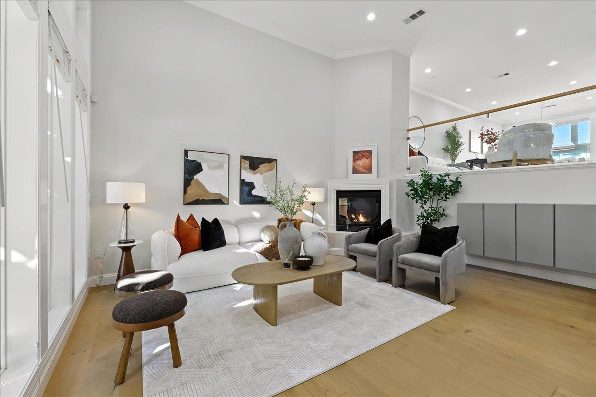 Detail Gallery Image 5 of 57 For 1190 Morse Ave, Sunnyvale,  CA 94089 - 3 Beds | 2/1 Baths