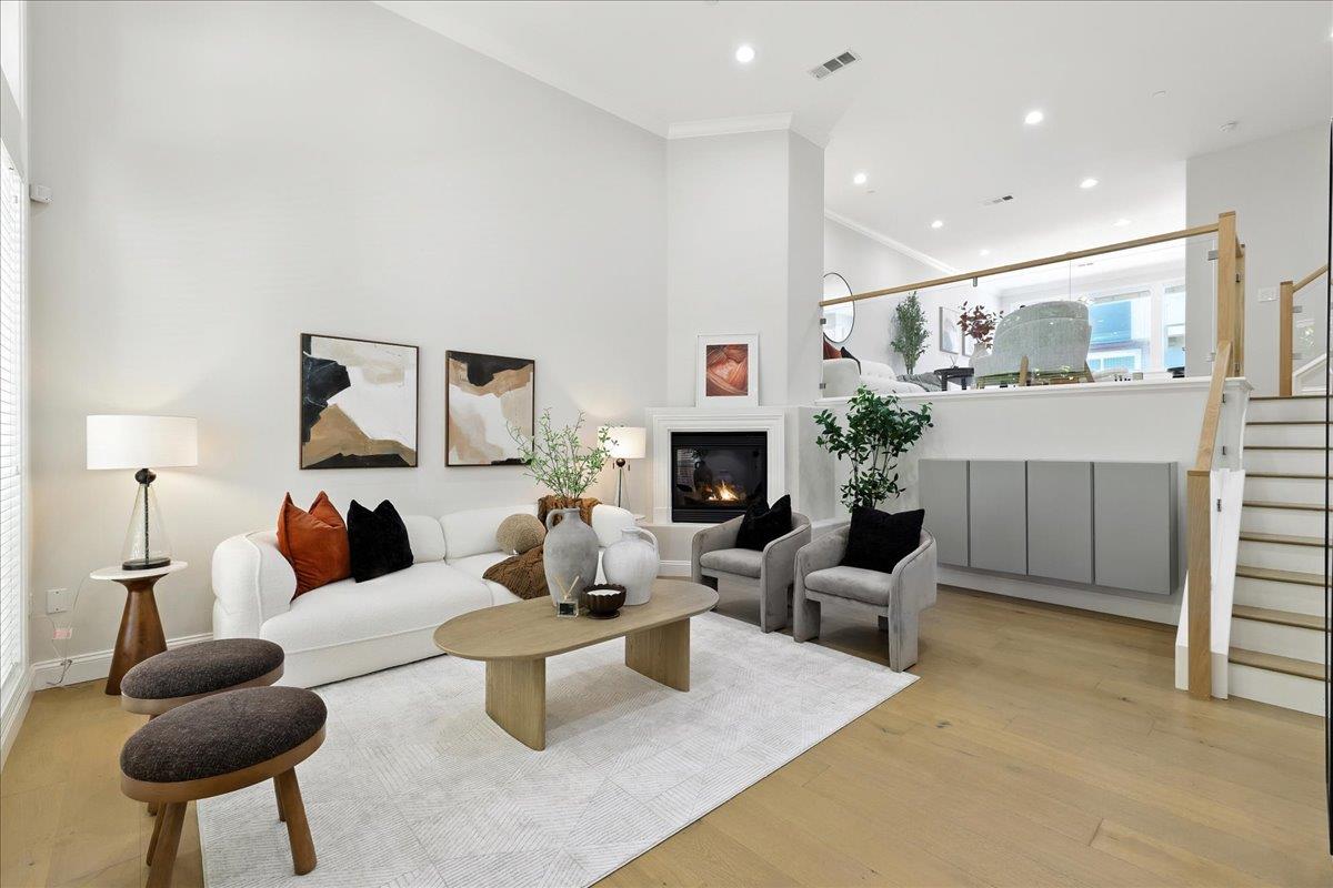 Detail Gallery Image 9 of 57 For 1190 Morse Ave, Sunnyvale,  CA 94089 - 3 Beds | 2/1 Baths