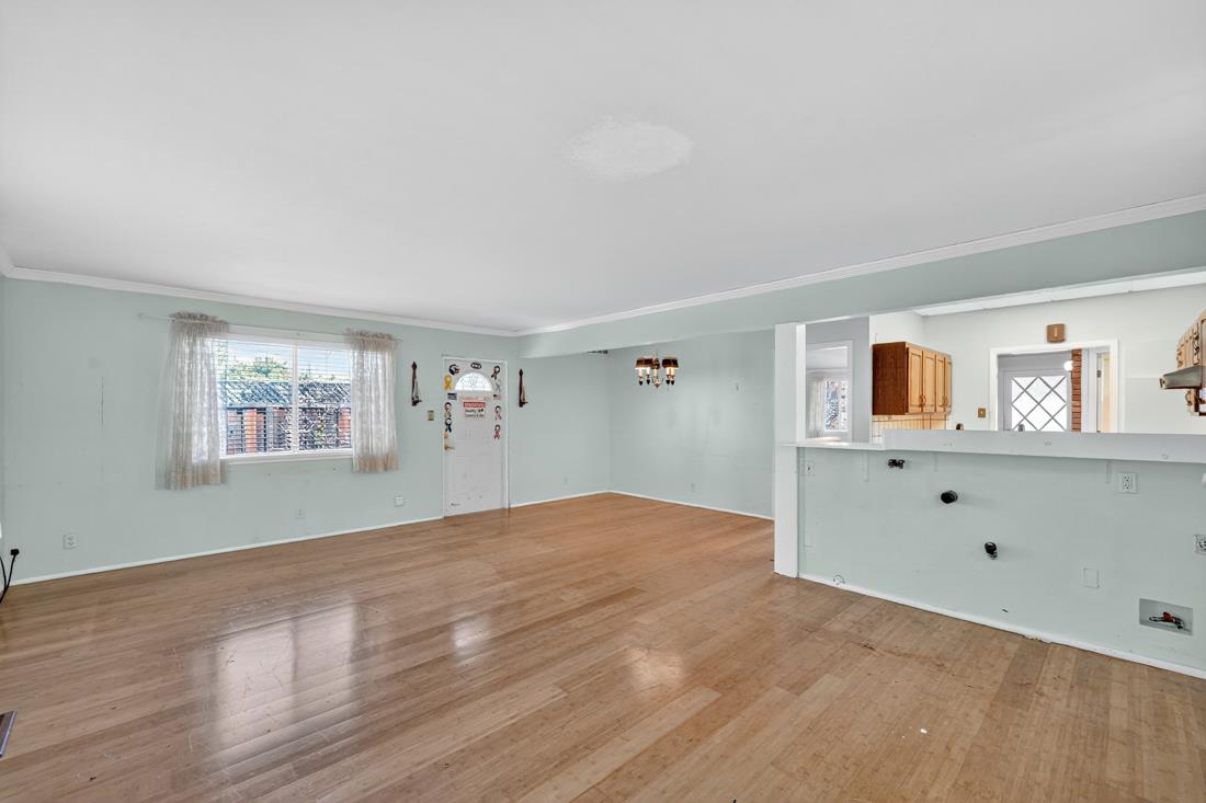 Detail Gallery Image 22 of 39 For 10451 Finch Ave, Cupertino,  CA 95014 - 3 Beds | 1/1 Baths
