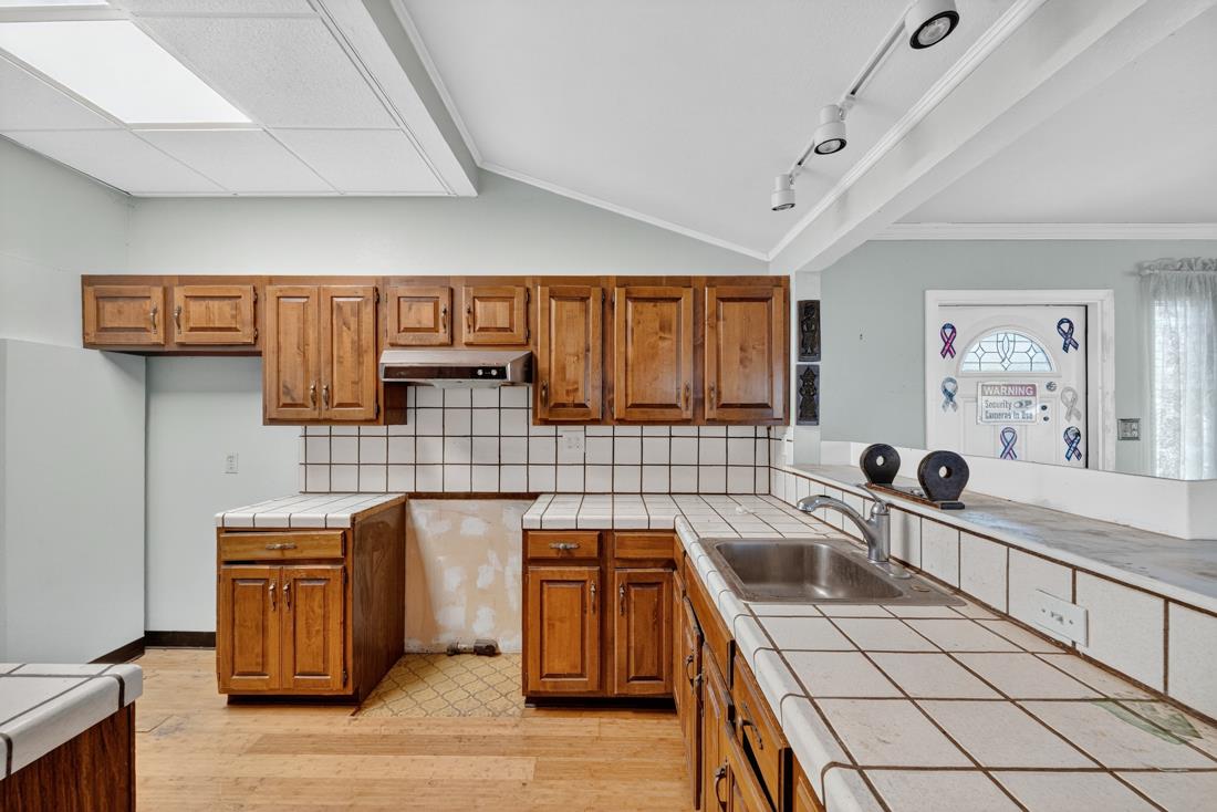 Detail Gallery Image 24 of 39 For 10451 Finch Ave, Cupertino,  CA 95014 - 3 Beds | 1/1 Baths