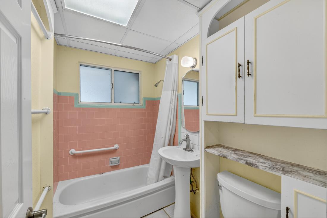 Detail Gallery Image 26 of 39 For 10451 Finch Ave, Cupertino,  CA 95014 - 3 Beds | 1/1 Baths