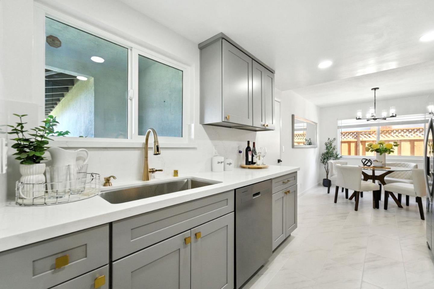 Detail Gallery Image 4 of 32 For 3170 Shriver Dr, San Jose,  CA 95132 - 3 Beds | 2 Baths