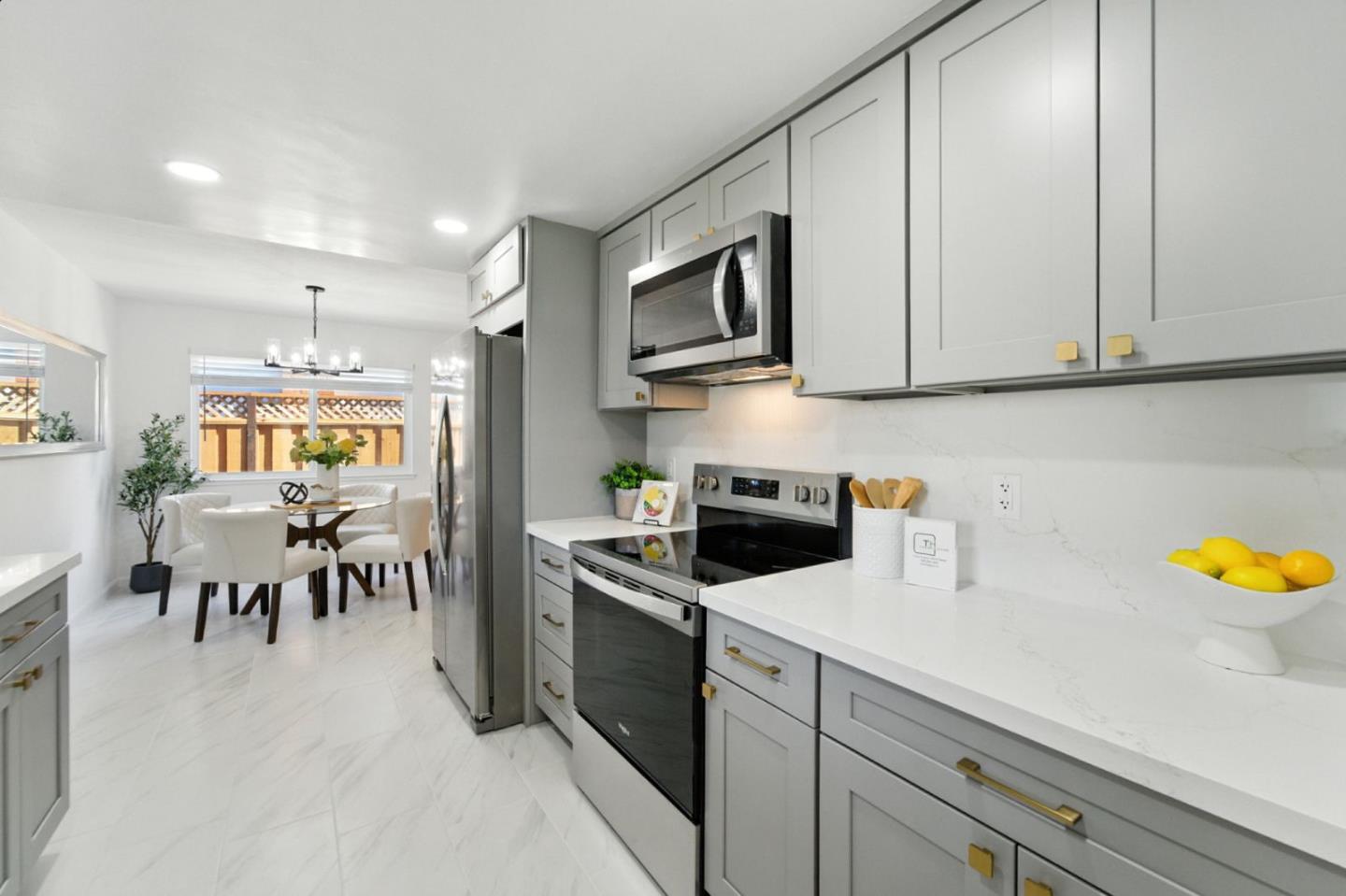 Detail Gallery Image 5 of 32 For 3170 Shriver Dr, San Jose,  CA 95132 - 3 Beds | 2 Baths