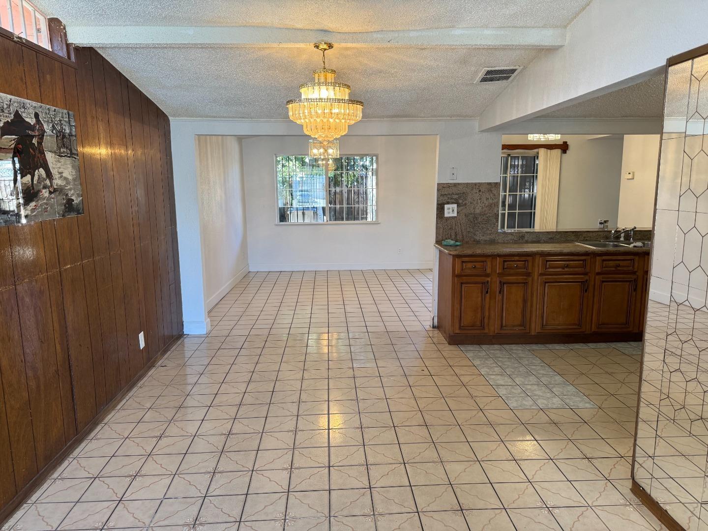 Detail Gallery Image 3 of 18 For 1519 Orlando Dr, San Jose,  CA 95122 - 4 Beds | 2 Baths