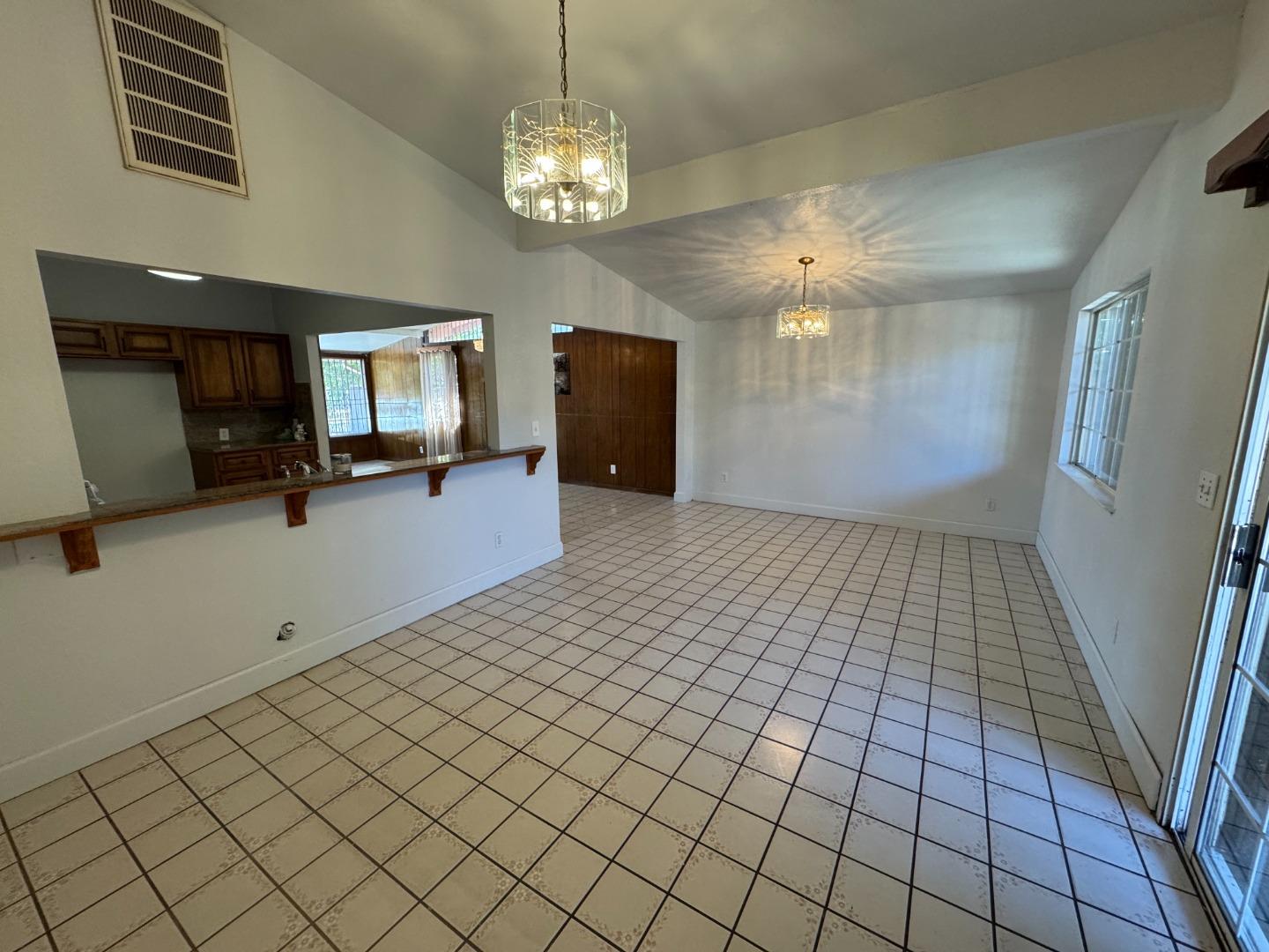Detail Gallery Image 4 of 18 For 1519 Orlando Dr, San Jose,  CA 95122 - 4 Beds | 2 Baths