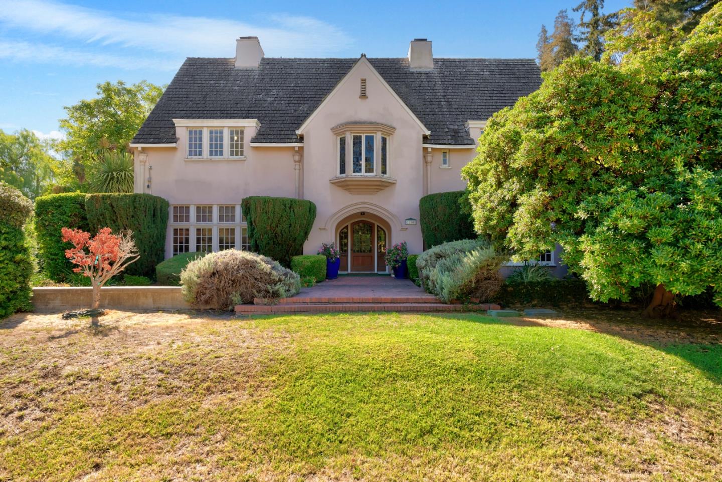 Detail Gallery Image 14 of 92 For 1190 Emory St, San Jose,  CA 95126 - 6 Beds | 3/2 Baths