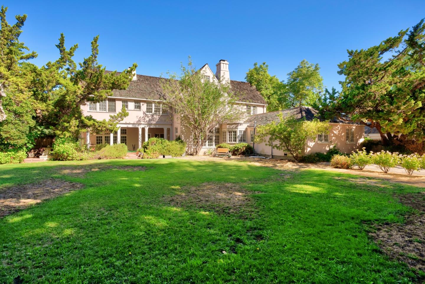 Detail Gallery Image 3 of 92 For 1190 Emory St, San Jose,  CA 95126 - 6 Beds | 3/2 Baths