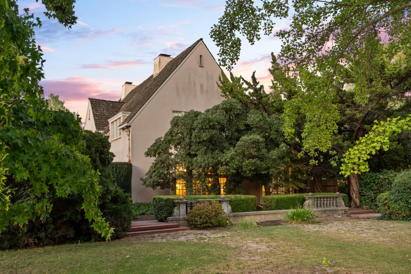 Detail Gallery Image 45 of 92 For 1190 Emory St, San Jose,  CA 95126 - 6 Beds | 3/2 Baths