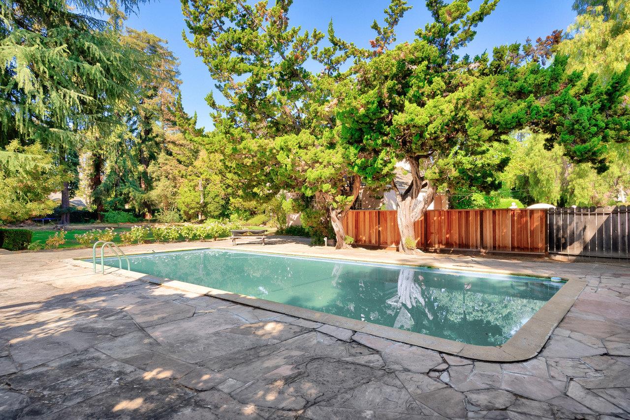 Detail Gallery Image 6 of 92 For 1190 Emory St, San Jose,  CA 95126 - 6 Beds | 3/2 Baths