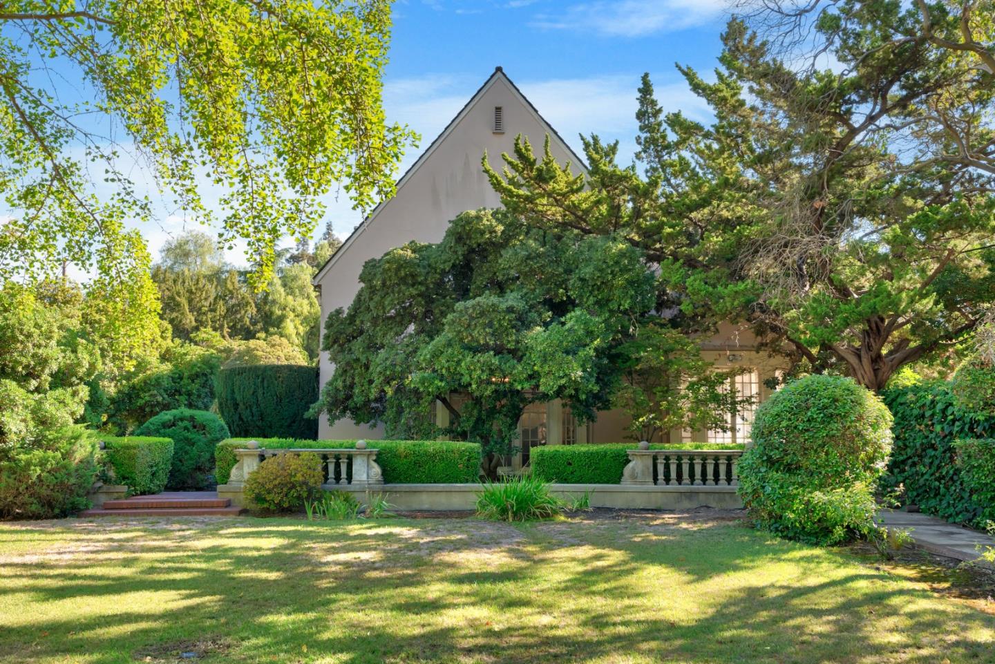 Detail Gallery Image 8 of 92 For 1190 Emory St, San Jose,  CA 95126 - 6 Beds | 3/2 Baths