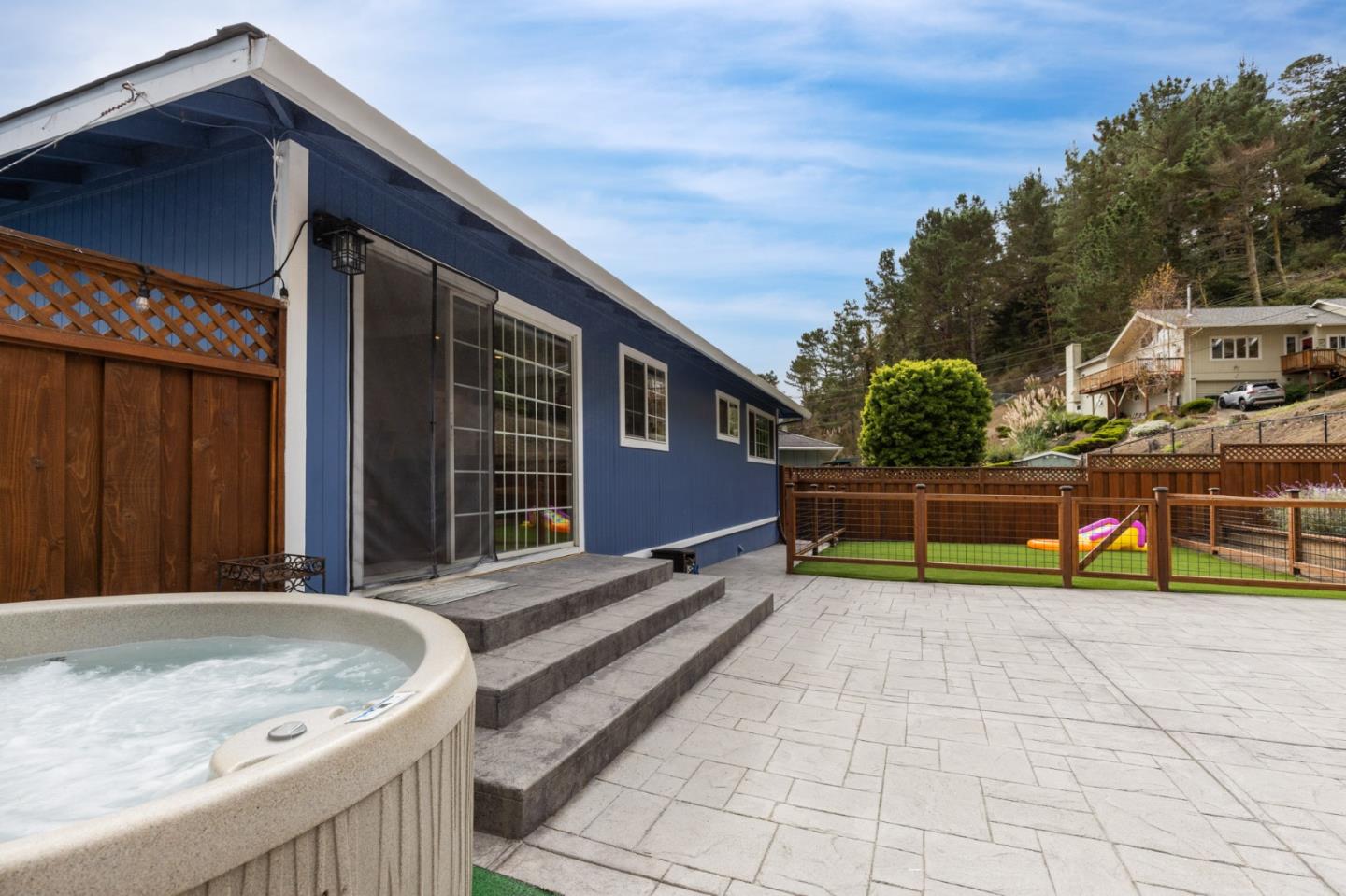 Detail Gallery Image 10 of 24 For 1048 Banyan Way, Pacifica,  CA 94044 - 4 Beds | 2 Baths