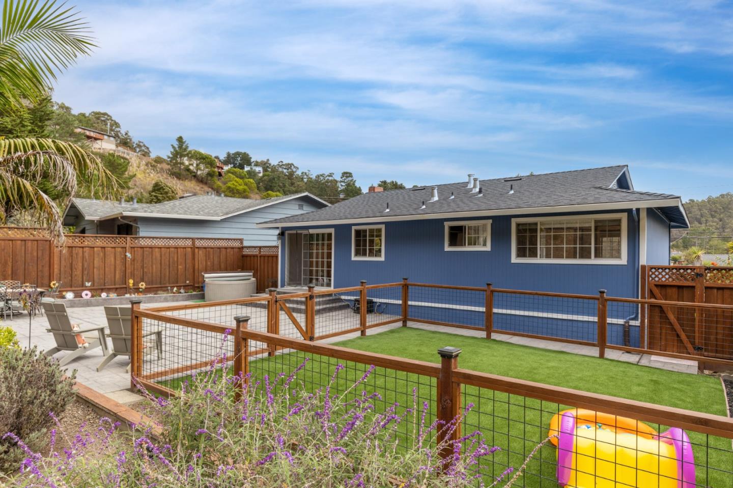 Detail Gallery Image 14 of 24 For 1048 Banyan Way, Pacifica,  CA 94044 - 4 Beds | 2 Baths