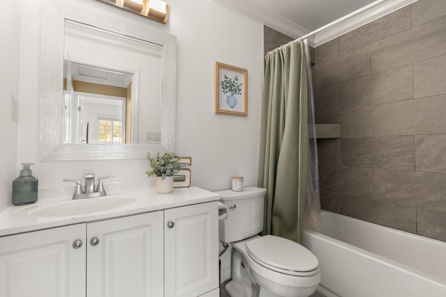 Detail Gallery Image 20 of 24 For 1048 Banyan Way, Pacifica,  CA 94044 - 4 Beds | 2 Baths