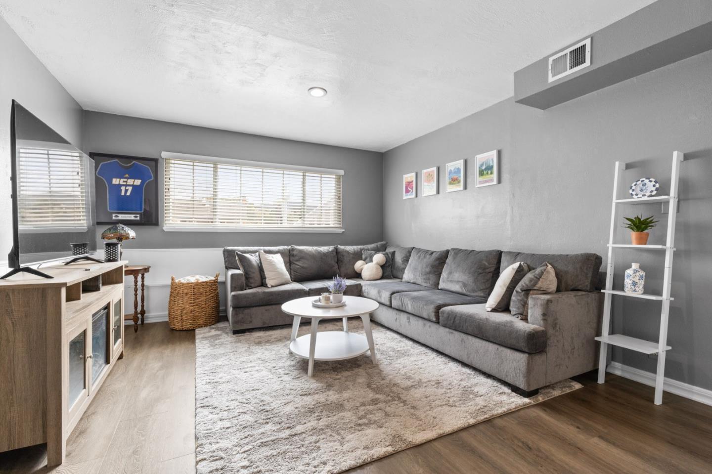 Detail Gallery Image 22 of 24 For 1048 Banyan Way, Pacifica,  CA 94044 - 4 Beds | 2 Baths