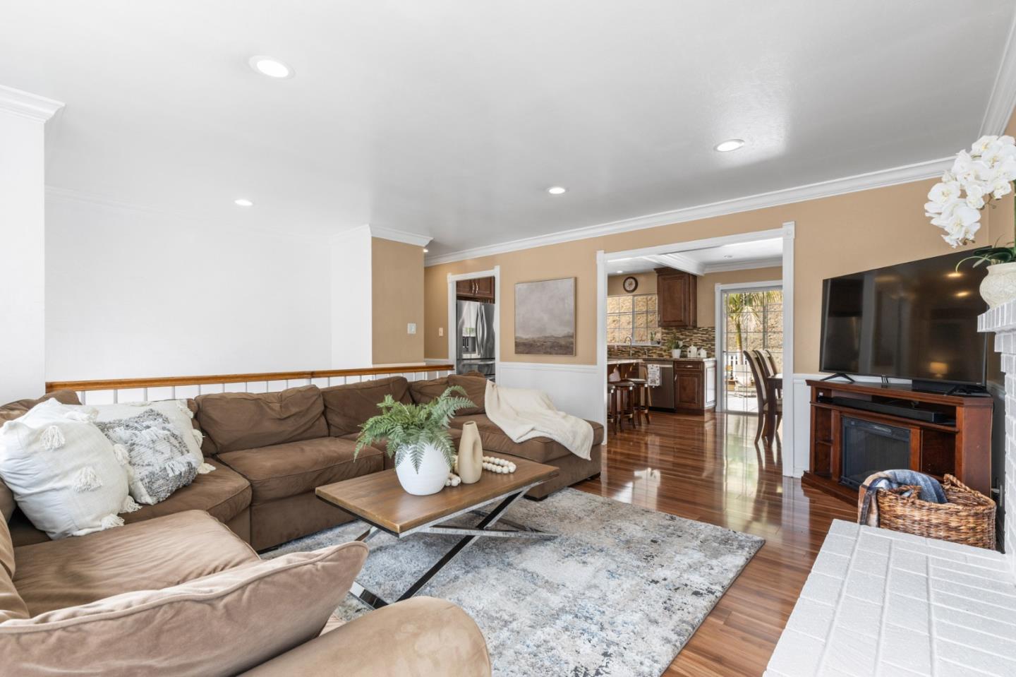 Detail Gallery Image 4 of 24 For 1048 Banyan Way, Pacifica,  CA 94044 - 4 Beds | 2 Baths