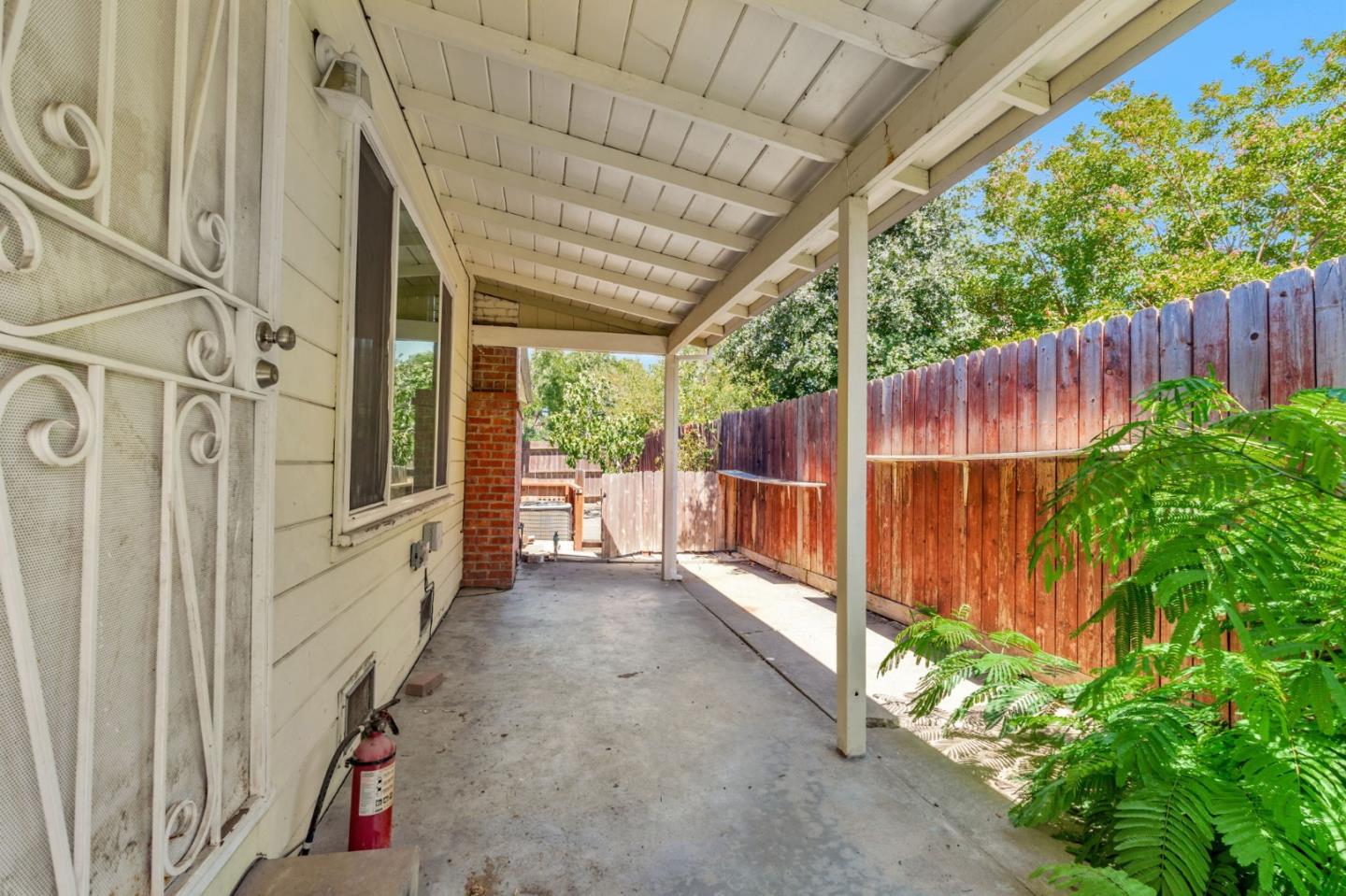 Detail Gallery Image 21 of 24 For 2624 N Center St, Stockton,  CA 95204 - 4 Beds | 2 Baths