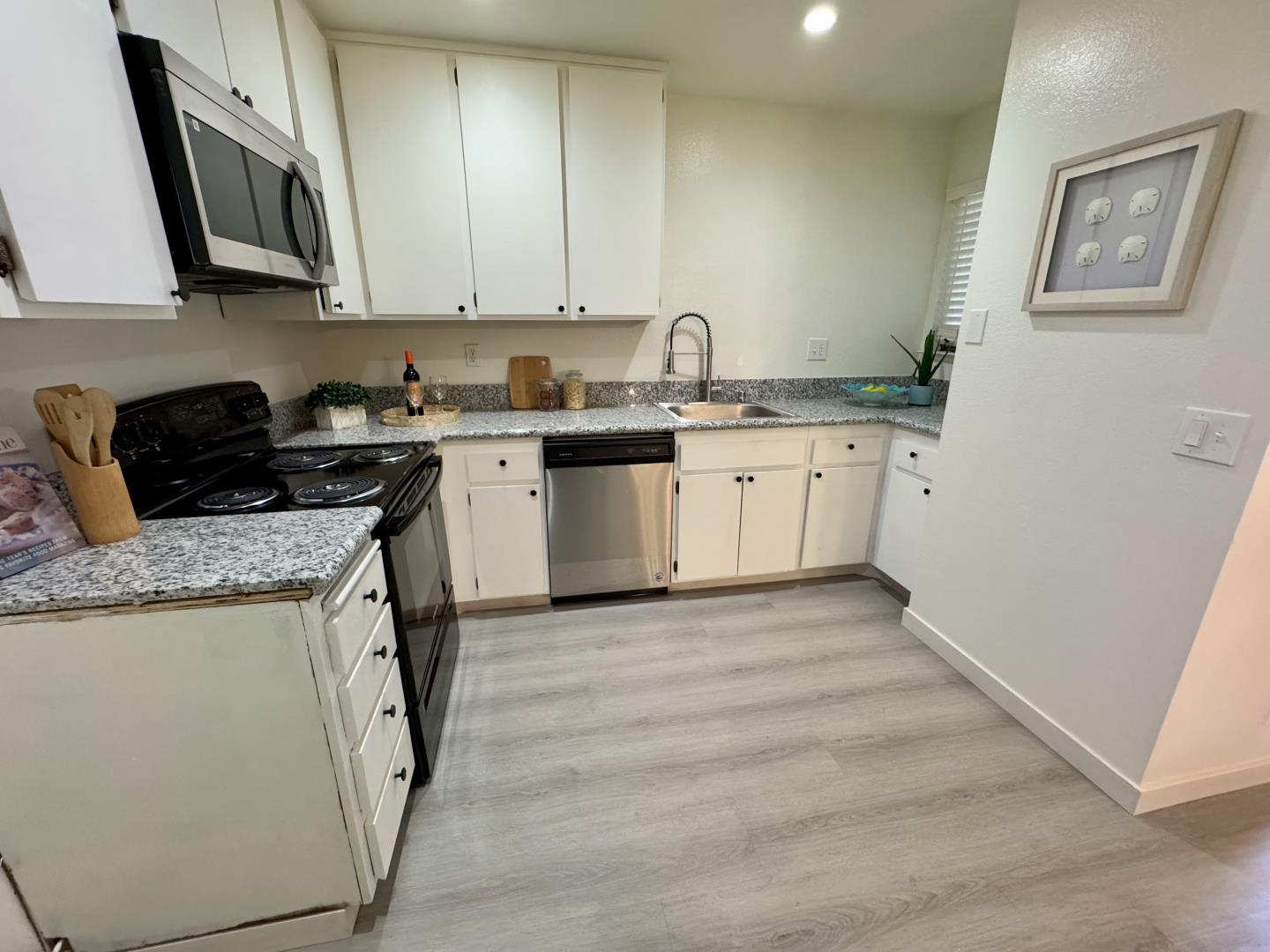 Detail Gallery Image 5 of 11 For 1055 N Capitol Ave #165,  San Jose,  CA 95133 - 2 Beds | 2 Baths