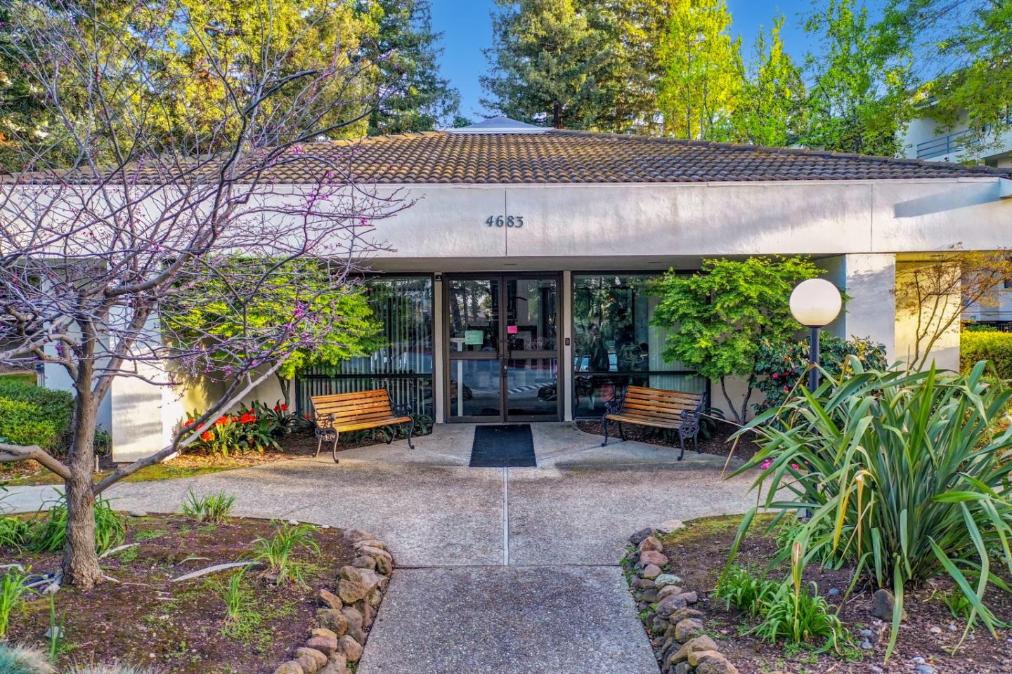 Detail Gallery Image 33 of 37 For 4681 Albany Cir #140,  San Jose,  CA 95129 - 1 Beds | 1 Baths