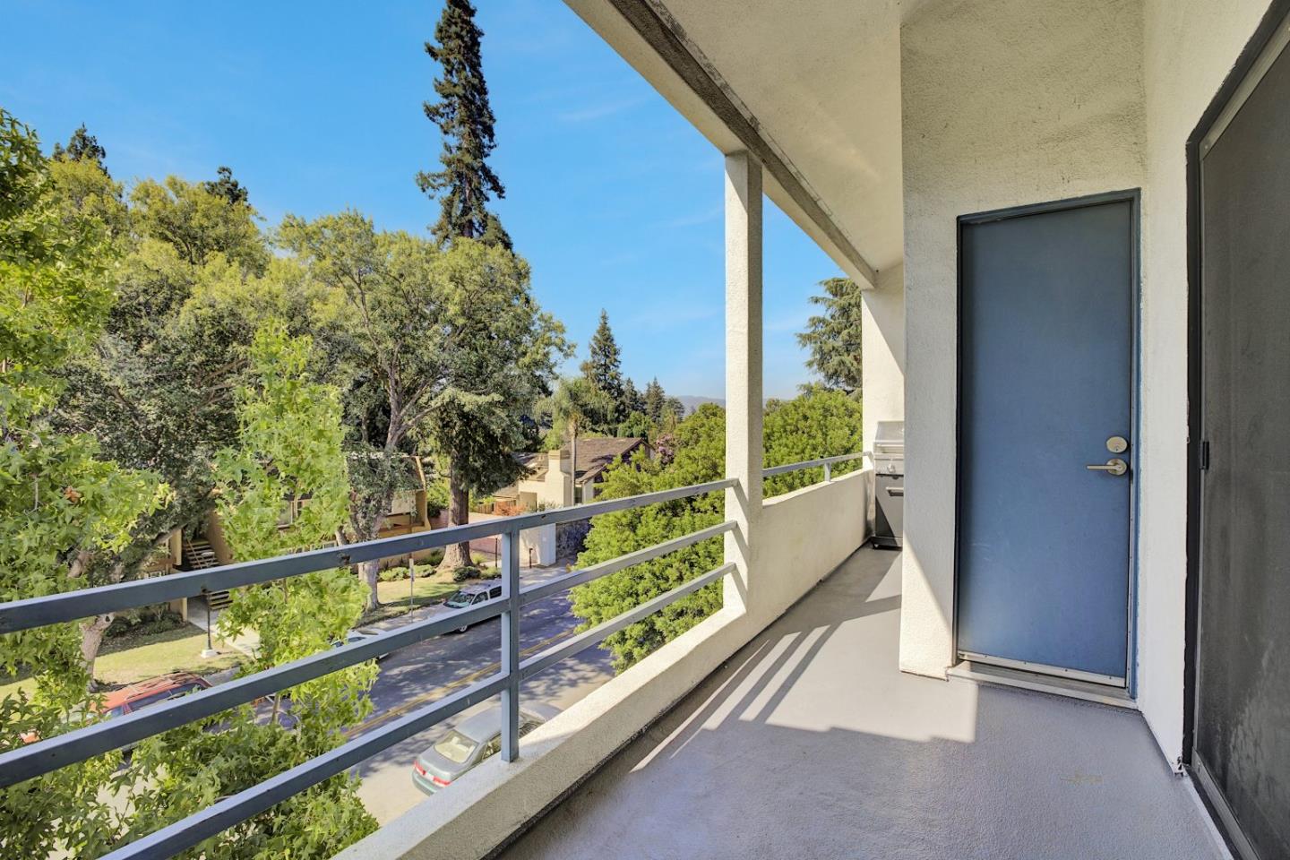 Detail Gallery Image 4 of 37 For 4681 Albany Cir #140,  San Jose,  CA 95129 - 1 Beds | 1 Baths