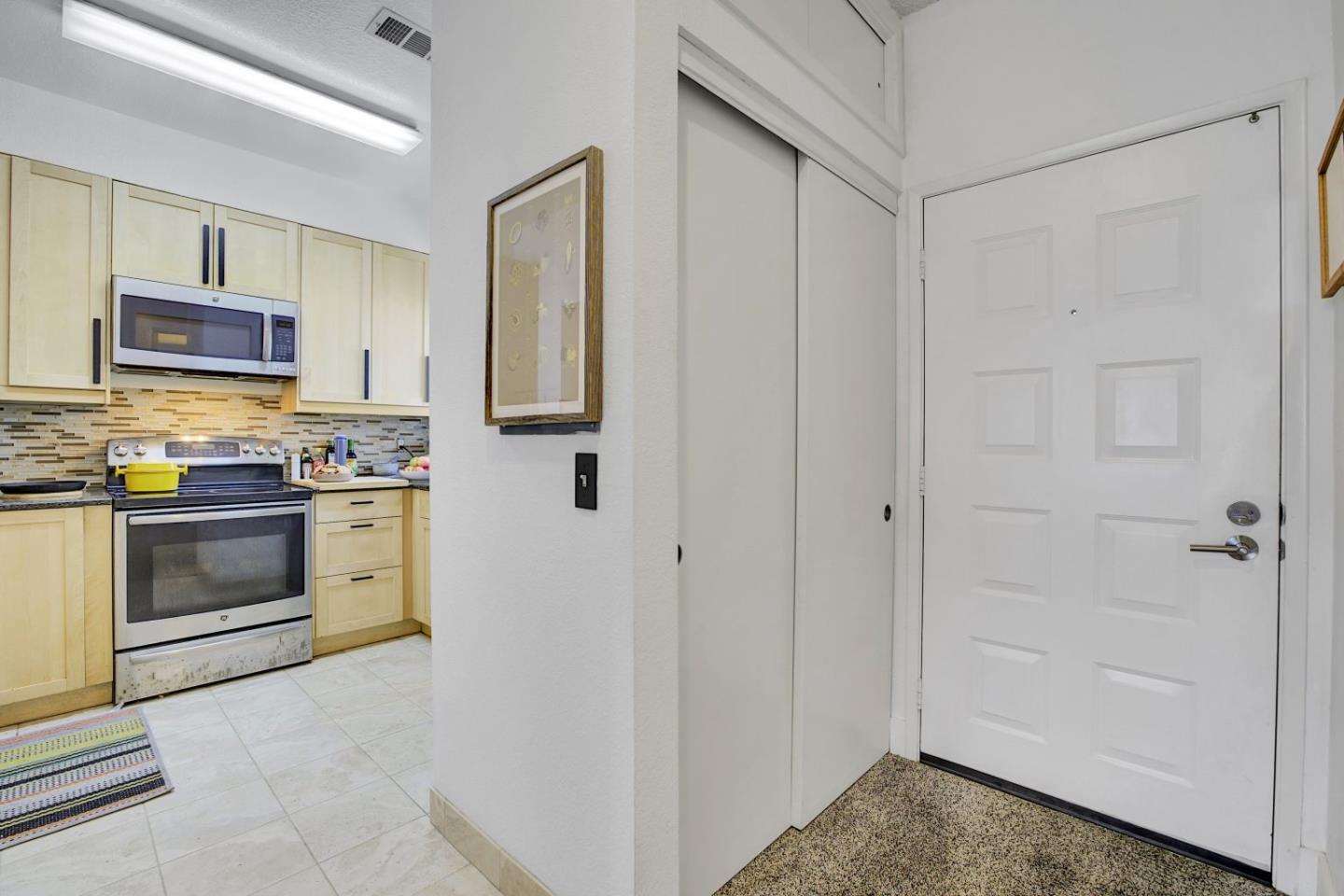 Detail Gallery Image 5 of 37 For 4681 Albany Cir #140,  San Jose,  CA 95129 - 1 Beds | 1 Baths
