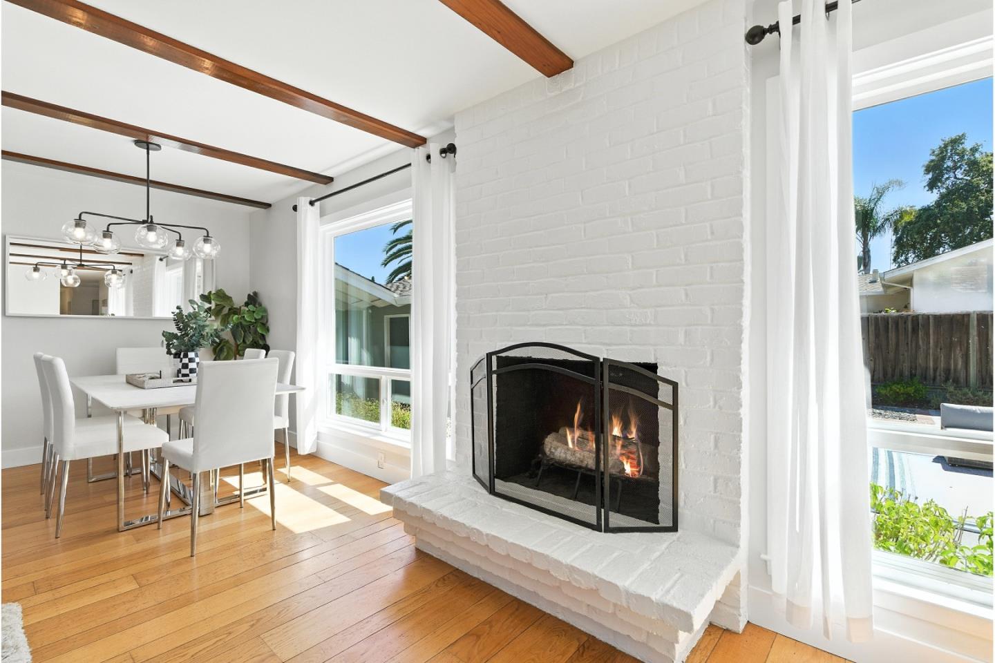 Detail Gallery Image 10 of 56 For 2020 Helena Way, Redwood City,  CA 94061 - 4 Beds | 2 Baths