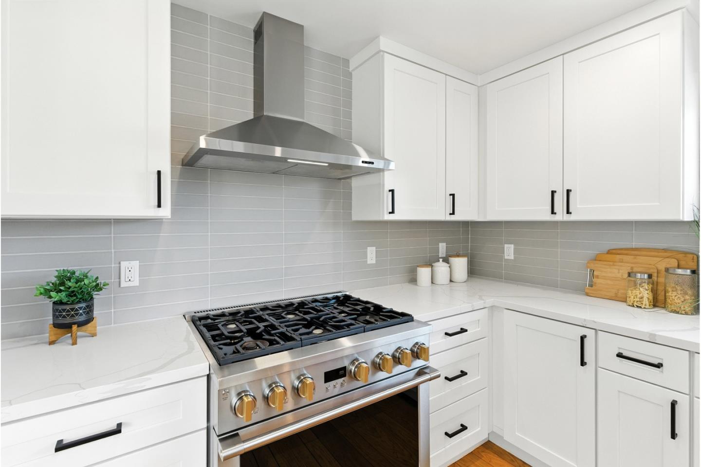 Detail Gallery Image 13 of 56 For 2020 Helena Way, Redwood City,  CA 94061 - 4 Beds | 2 Baths