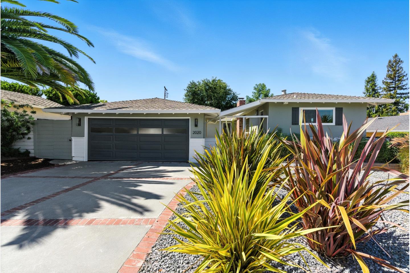 Detail Gallery Image 2 of 56 For 2020 Helena Way, Redwood City,  CA 94061 - 4 Beds | 2 Baths